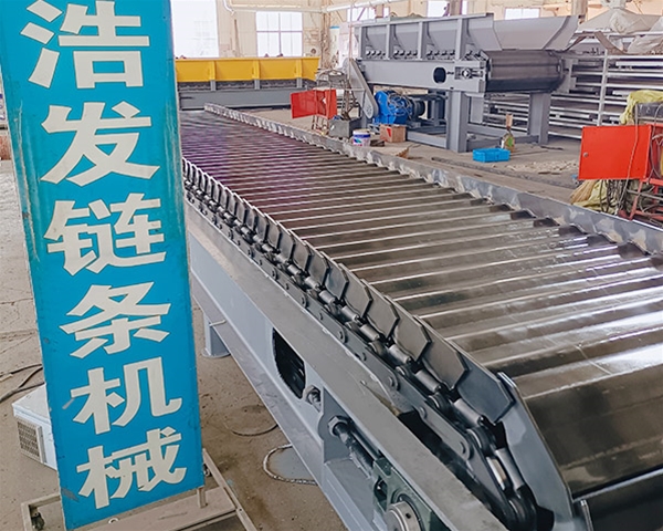 鱗板輸送機