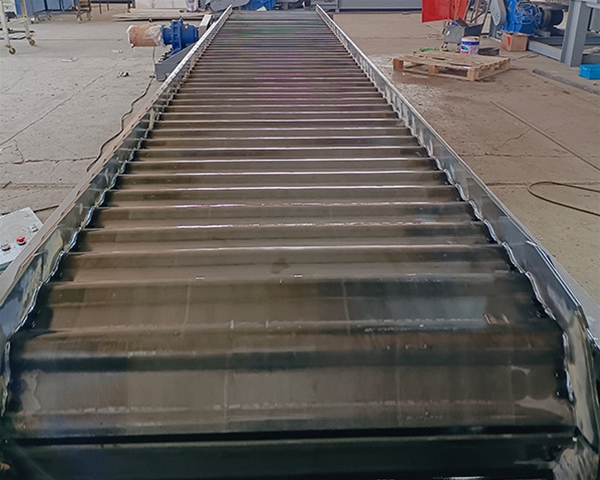鱗板輸送機